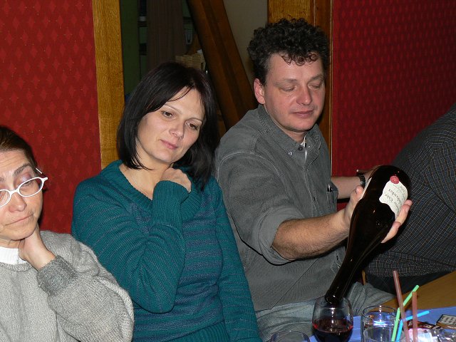 Akropolis - Spoje