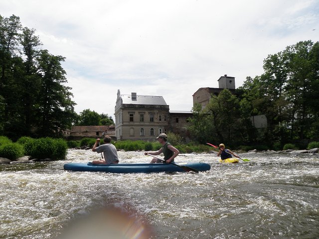 Týnec stavba