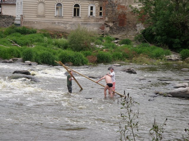 Týnec stavba