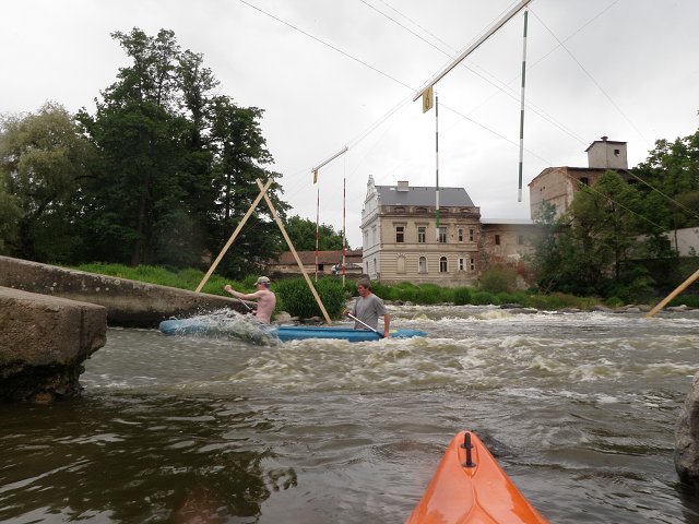 Týnec stavba
