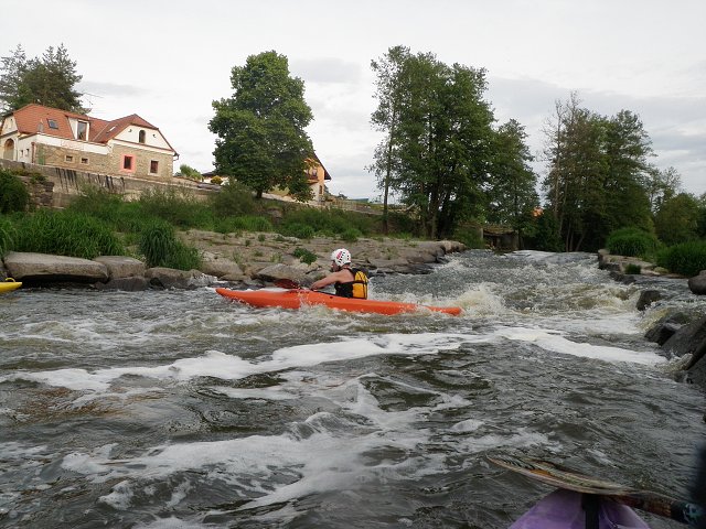 Týnec stavba