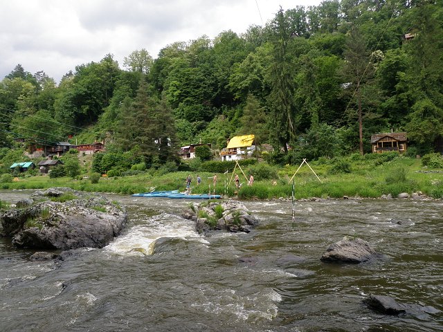 Týnec stavba
