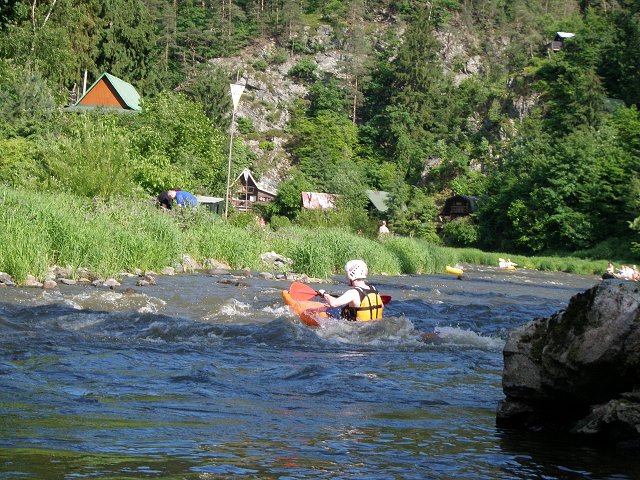 Týnec stavba